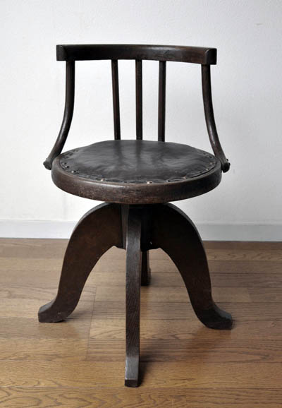 Антикварный японский стул.
